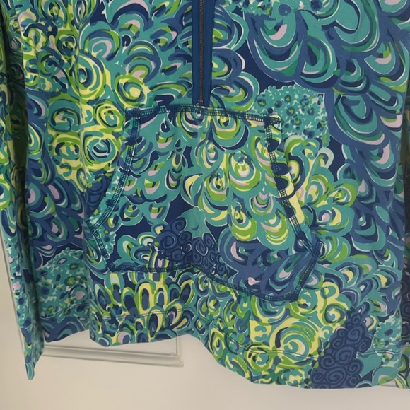 Like New swirl Lilly Pulitzer Skipper Top - Picture 5 of 7